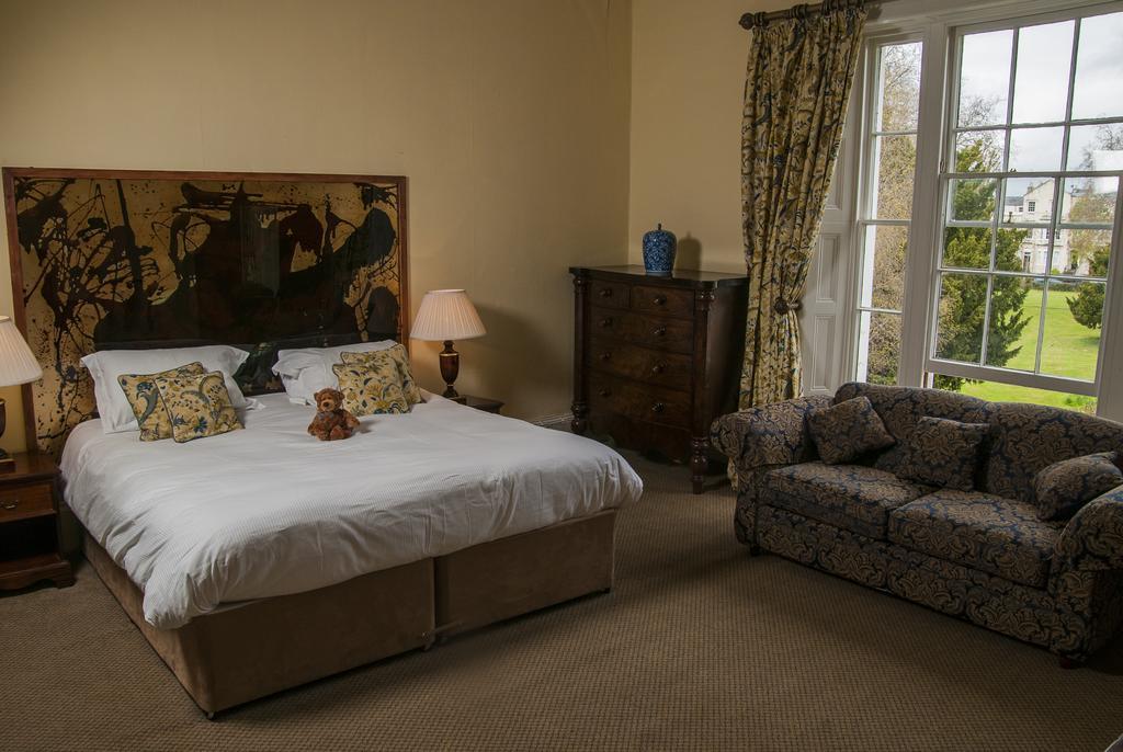 Clarence Court Hotel เชลเทนแฮม ภายนอก รูปภาพ